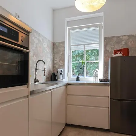 Bohnapartments Steigerwald - In Der Stadt - Vollausstattung - Wlan - Gratis Parkplaetze Appartement *