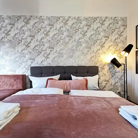 Bohnapartments Steigerwald - In Der Stadt - Vollausstattung - Wlan - Gratis Parkplaetze Appartement *
